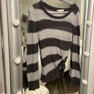Soft long sweater from billabong! Size large